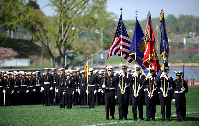 アメリカ海軍兵学校のフォーマル・ドレスパレード