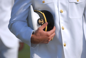 アナポリス海軍士官学校卒業式の帽子投げ