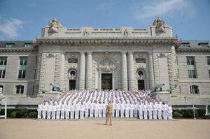 アナポリス米国海軍兵学校の新入生集合写真